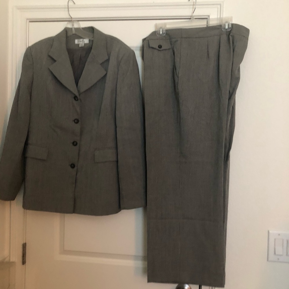 Ladies Suite